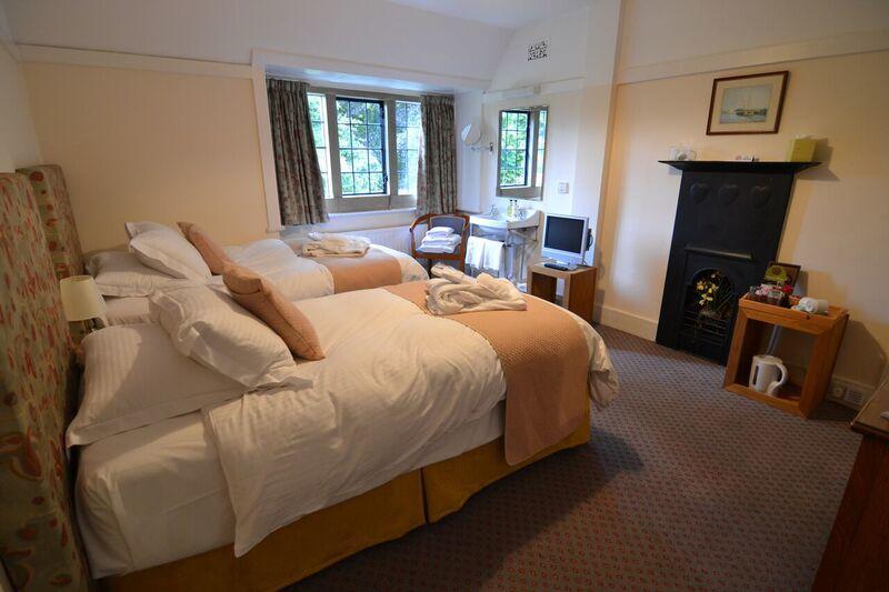 Windermere Motor Boat Racing Club Guest House โบว์เนส ออน วินเดอเมียร์ ภายนอก รูปภาพ